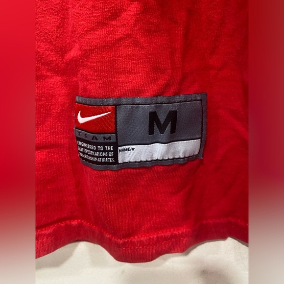 VINTAGE UNLV Rebels Basketball Nike Center Swoosh Tee Size Medium Red - Picture 3 of 4